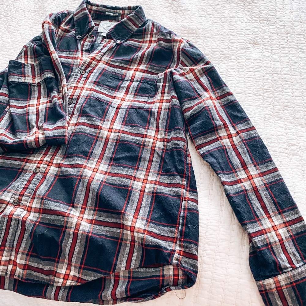 Men’s long sleeve button up shirt